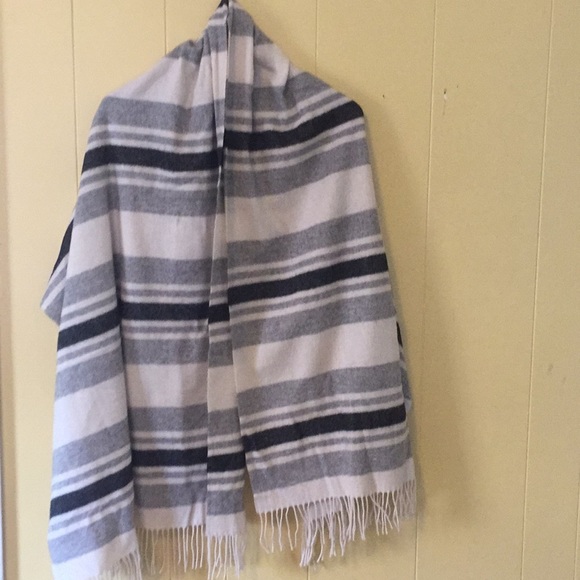 Madewell Accessories - Madewell scarf shawl